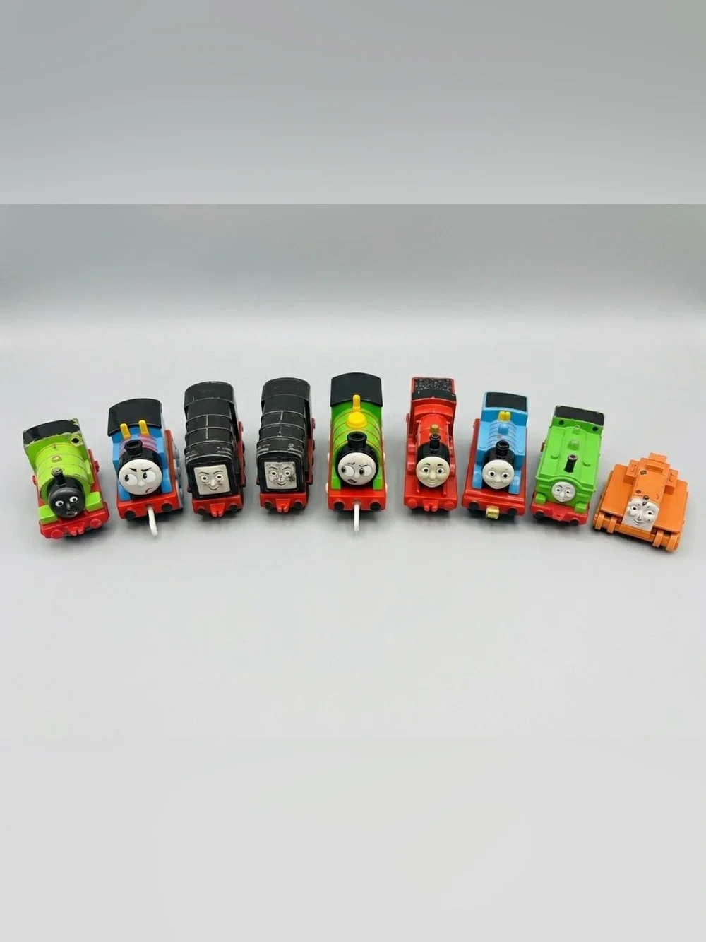 THOMAS & FRIENDS Train Set including Thomas, Percy, Gordon and many others.